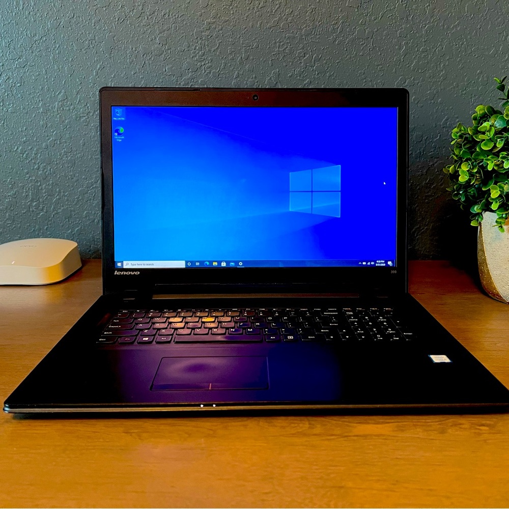 Lenovo Ideapad 300-17ISK 17.3 “ 128GB SSD Laptop in great condition!
